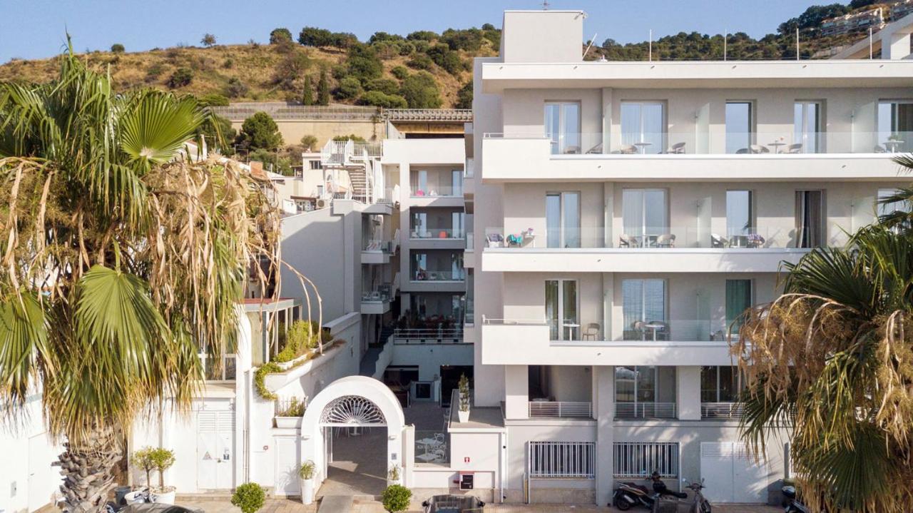 Albatros Beach Hotel Letojanni Eksteriør bilde