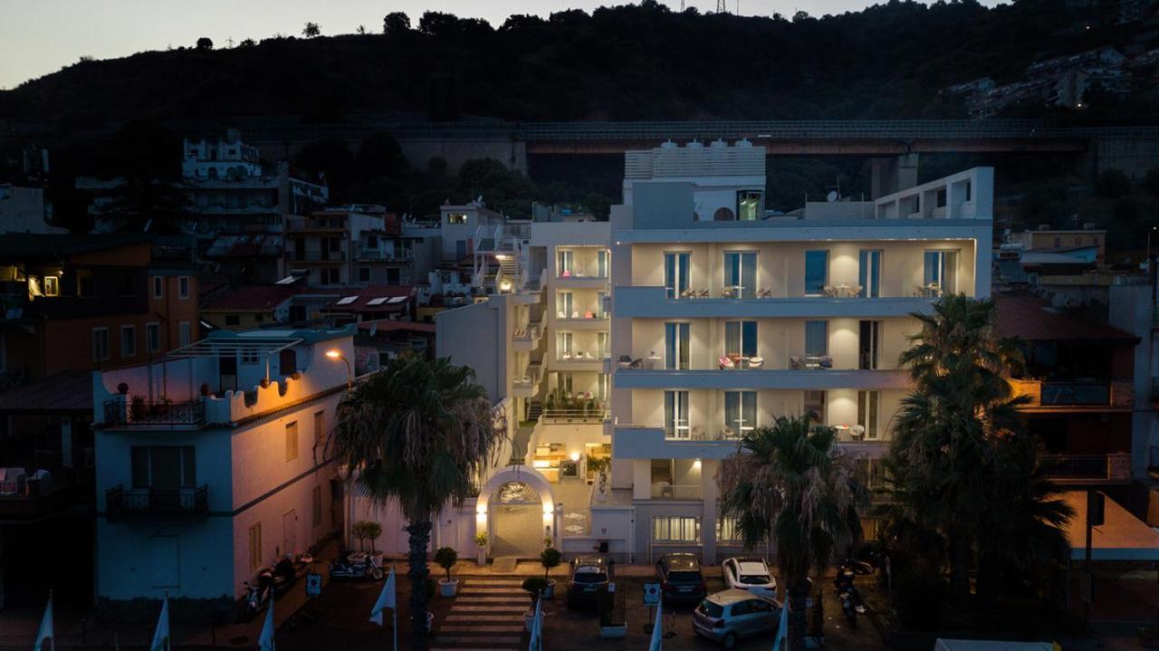 Albatros Beach Hotel Letojanni Eksteriør bilde