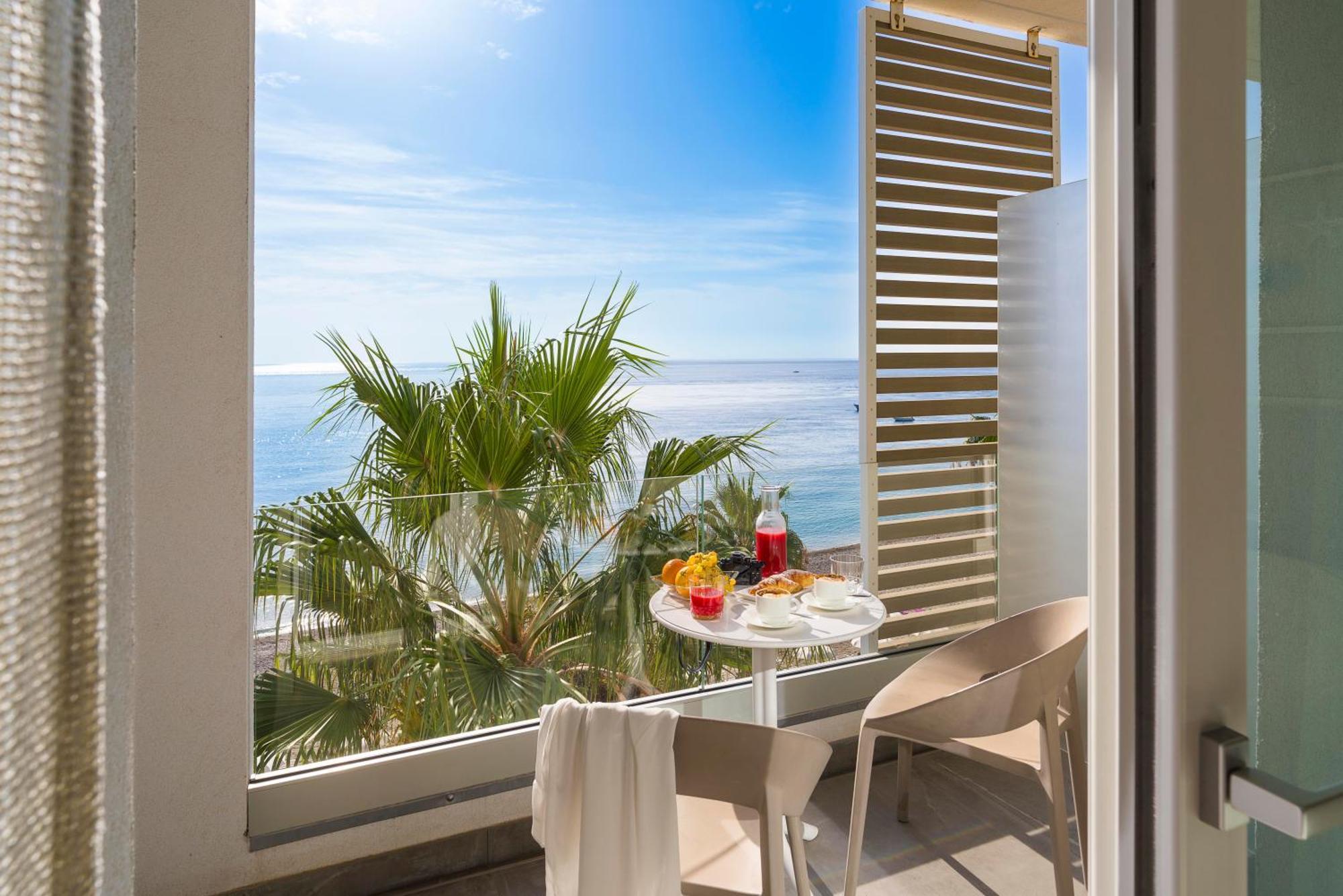 Albatros Beach Hotel Letojanni Eksteriør bilde
