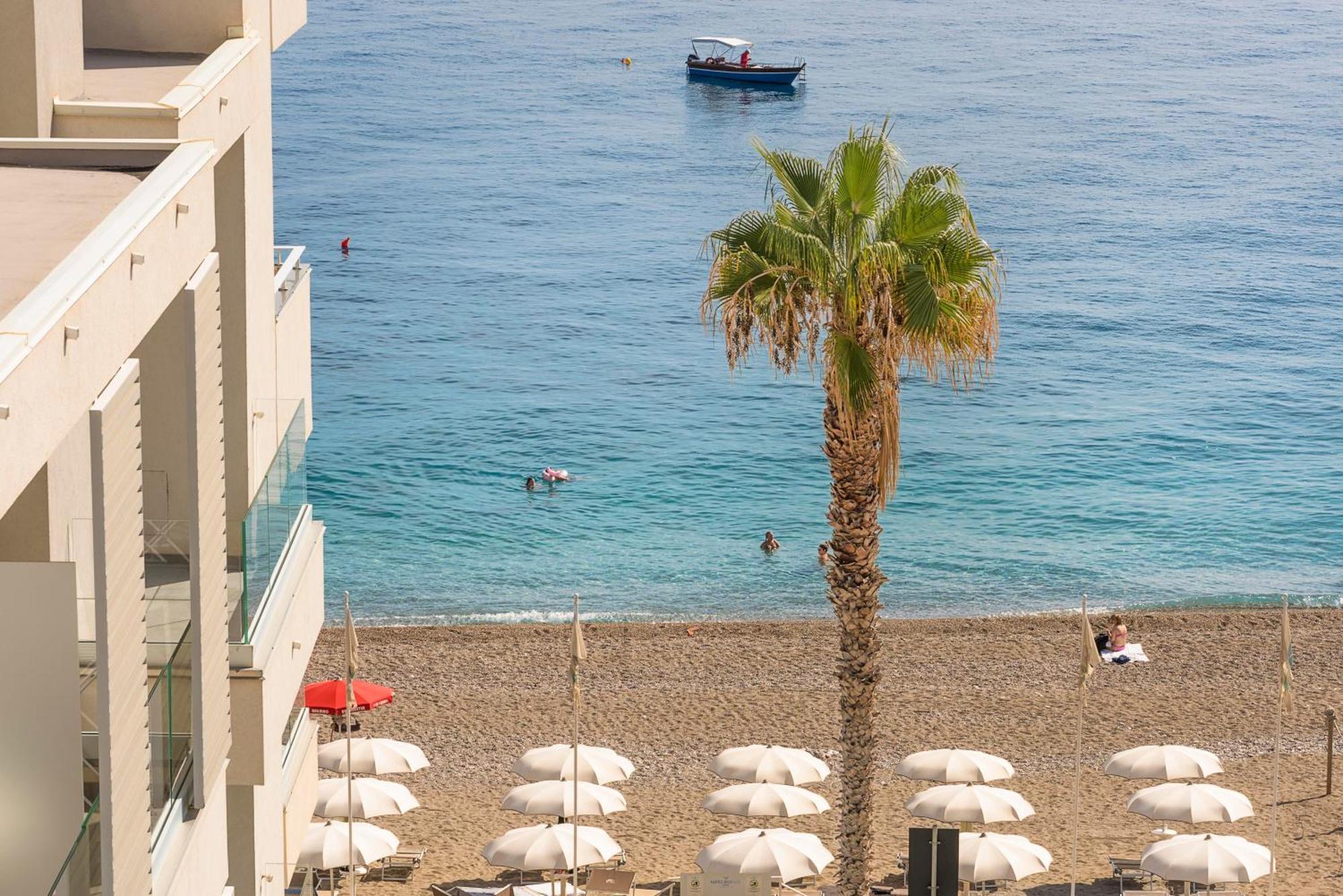 Albatros Beach Hotel Letojanni Eksteriør bilde